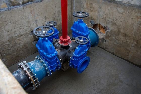 Flankeinde niet-opstaande stamkleppen voor mediumtemperatuurleidingen